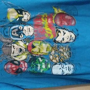 Offical MARVEL COMICS T-SHIRT MARVEL CHARACTERS ON FRONT SIZE S